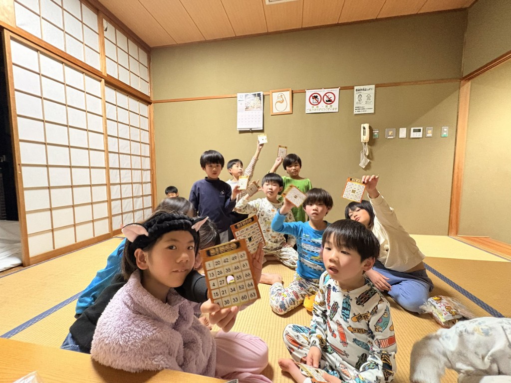 海辺での空手演武